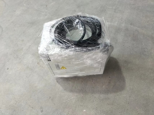 Ressort automatique faisant la machine, came de commande numérique par ordinateur guide la machine avec le fil rotatoire