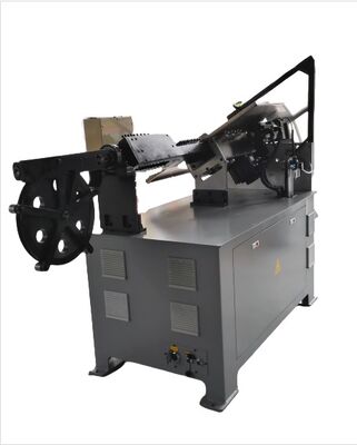 Machine de cintrage de fil automatique 2D de haute précision 2,5-10,0 MM 4-5 axes avec tête rotative motorisée pour l'industrie automobile