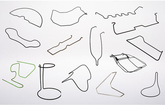 Machine de cintrage de fil automatique 2D de haute précision 2,5-10,0 MM 4-5 axes avec tête rotative motorisée pour l'industrie automobile