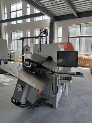Machine de formage de ressorts CNC rotative polyvalente pour ressorts de compression en forme de tour
