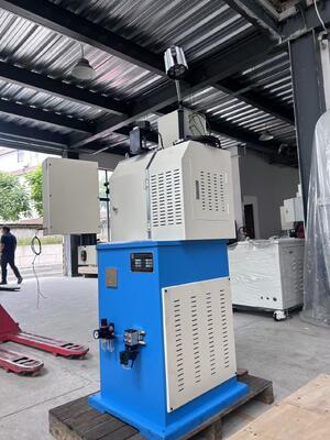 Machine automatique de formage de fil à grande vitesse avec 550 pièces / min de vitesse de production