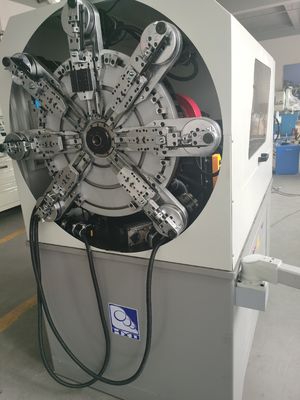 La machine de fabrication de câbles rotatifs sans câble à 12 axes à ressort CNC