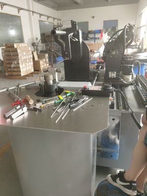 Machine à plier le fil 3D multifonctionnelle pour les lignes de formage de ressorts