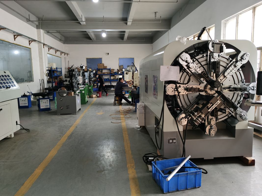 12 axes machine de fabrication de ressorts CNC sans câble bobines de formage de fil à grande vitesse