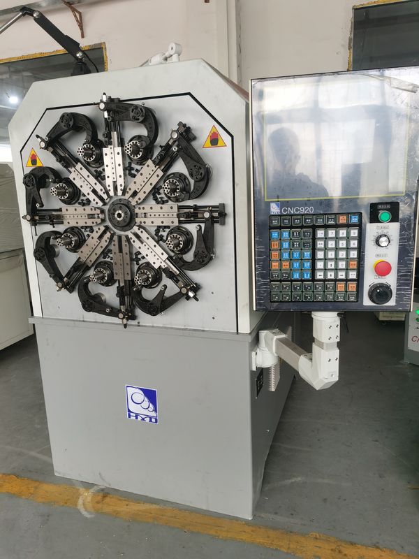 Machine de formage de ressorts rotatifs à fil cam de 4 mm avec machine à ressorts CNC à filateur
